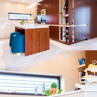 Interiér rodinného domu navrhnutý v štýle glam (glamour) s jemnou dávkou minimalistického dizajnu od Mgr. Antala Jerábeka....